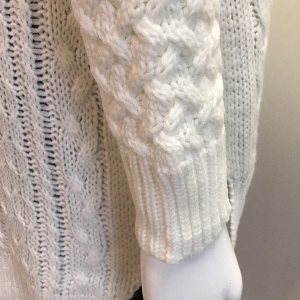 Ivory Cable Knit Sweater - 5 ⭐️ Rated! - Picture 6 of 8